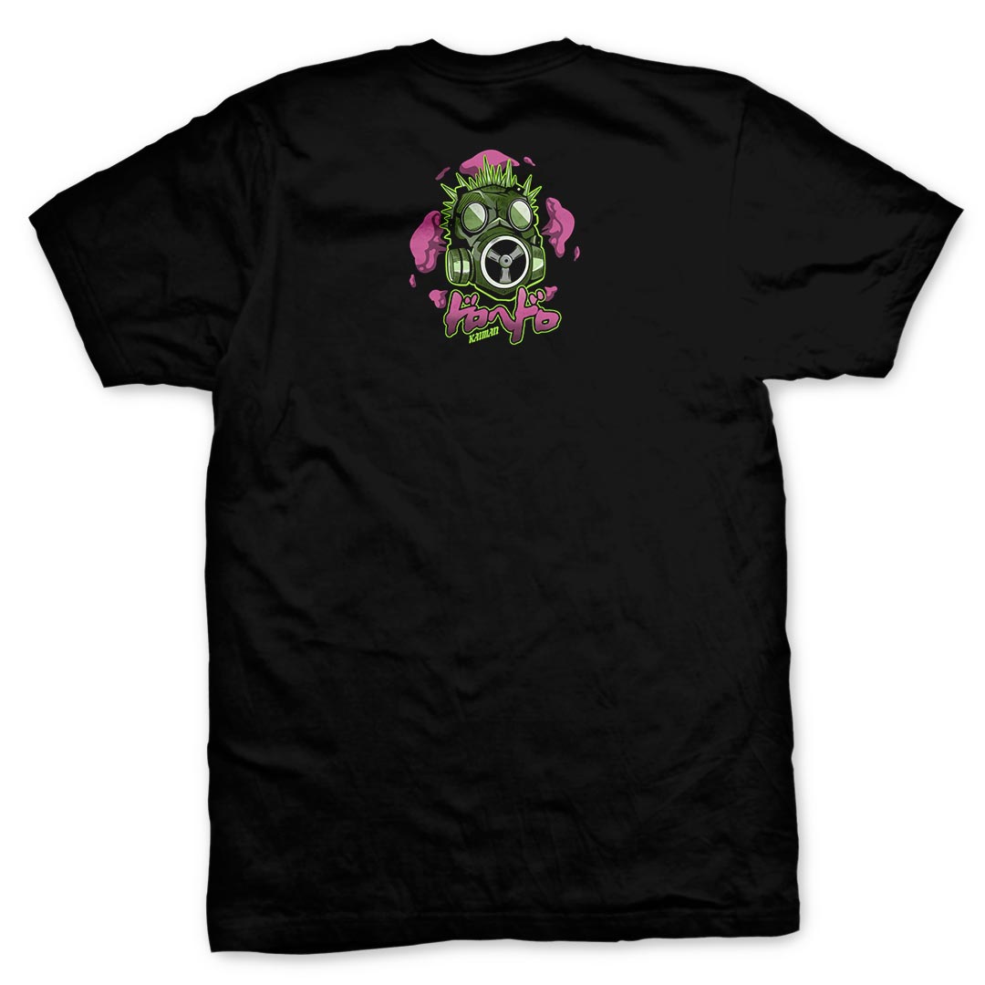 Playera negra de Dorohedoro con Caimán y sus gyozas, vista de espalda
