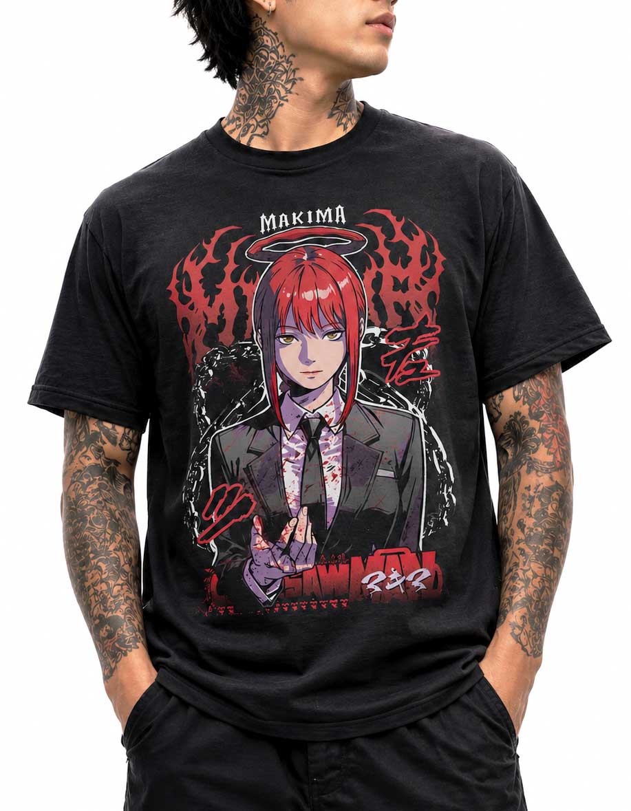 Playera negra de Makima de Chainsaw Man, puesta